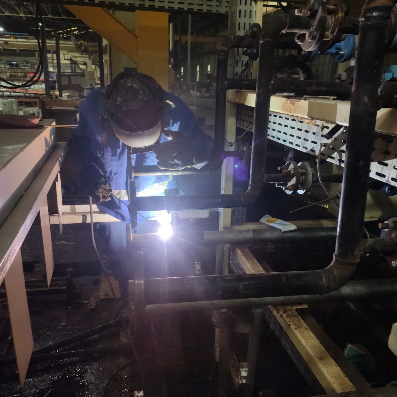 Tim welder bersertifikat Kelas I PT Dirani Tech Ekatama